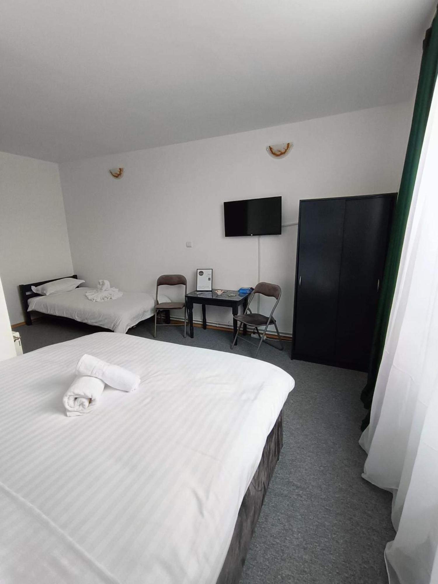 Chic Boutique Dumbrava Apartment Sibiu Exterior photo